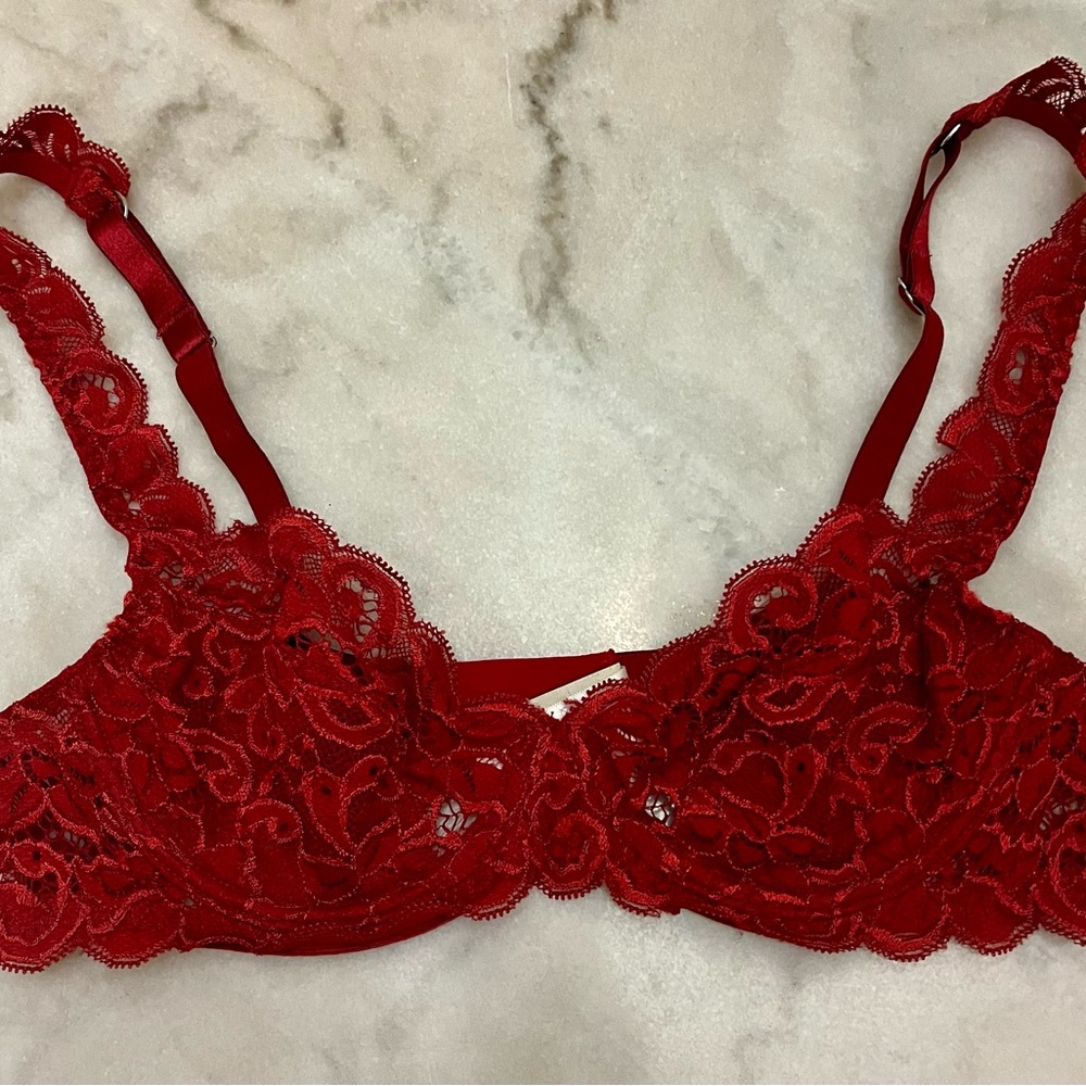 Hanro of Switzerland Red Bra Size 34A